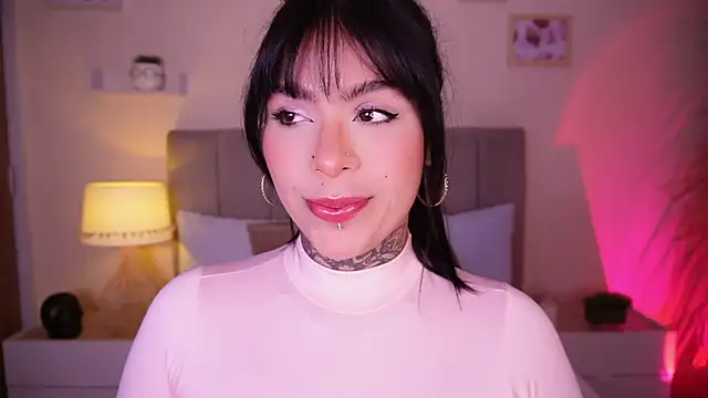 Snapshot of curvyliciousss chatting on 02-11-25, 04:13 curvyliciousss online show from 02-11-25, 04:13