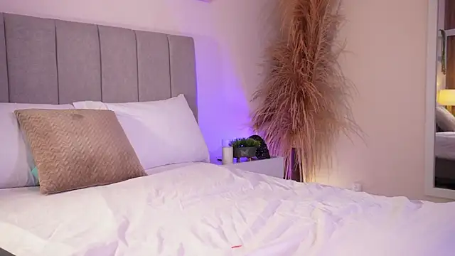 Snapshot of curvyliciousss chatting on 10-02-25, 04:25 curvyliciousss online show from 10-02-25, 04:25