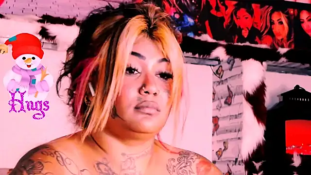 Snapshot of indian_dreamgirl chatting on 12-20-24, 01:43 indian dreamgirl online show from 12-20-24, 01:43