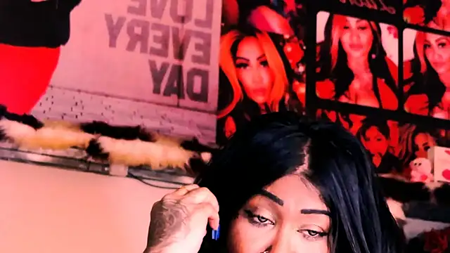 Snapshot of indian_dreamgirl chatting on 10-19-25, 11:33 indian dreamgirl online show from 10-19-25, 11:33