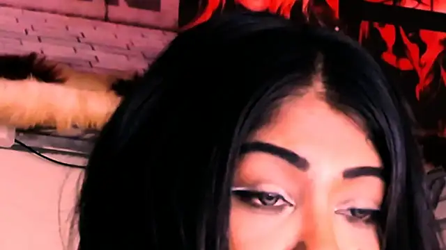 Snapshot of indian_dreamgirl chatting on 10-25-25, 08:36 indian dreamgirl online show from 10-25-25, 08:36