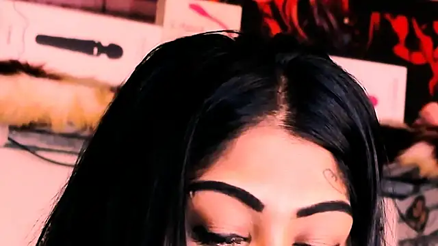 Snapshot of indian_dreamgirl chatting on 10-31-25, 10:00 indian dreamgirl online show from 10-31-25, 10:00