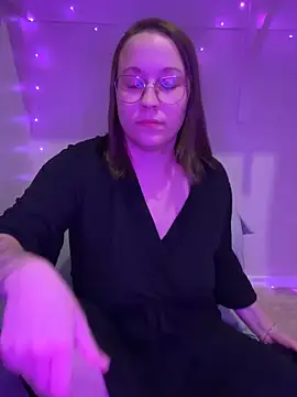 Snapshot of _minikui_ chatting on 10-19-25, 01:28  minikui  online show from 10-19-25, 01:28