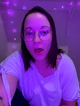 Snapshot of _minikui_ chatting on 10-22-25, 03:56  minikui  online show from 10-22-25, 03:56