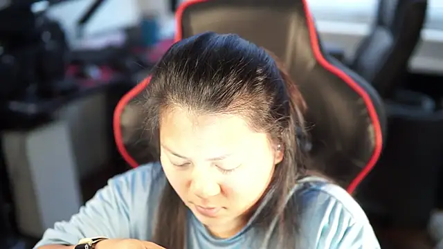 Bubbleliyah online show from 12-25-24, 04:22