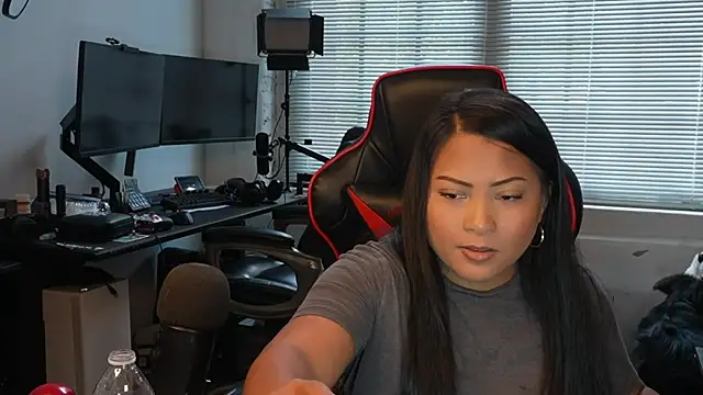 Snapshot of Bubbleliyah chatting on 04-03-26, 03:32 Bubbleliyah online show from 04-03-26, 03:32