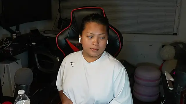 Snapshot of Bubbleliyah chatting on 04-05-26, 05:48 Bubbleliyah online show from 04-05-26, 05:48