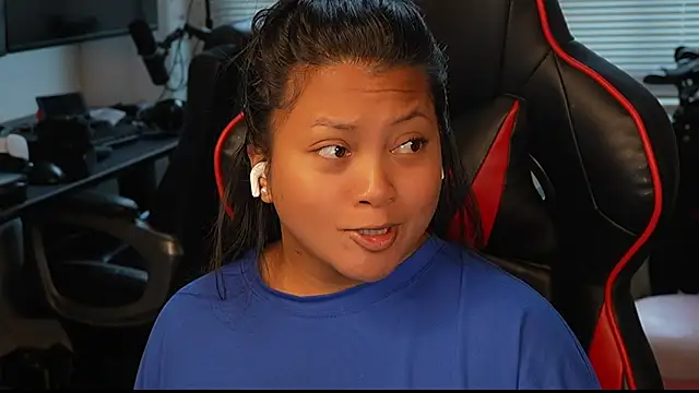 Snapshot of Bubbleliyah chatting on 04-14-26, 09:54 Bubbleliyah online show from 04-14-26, 09:54