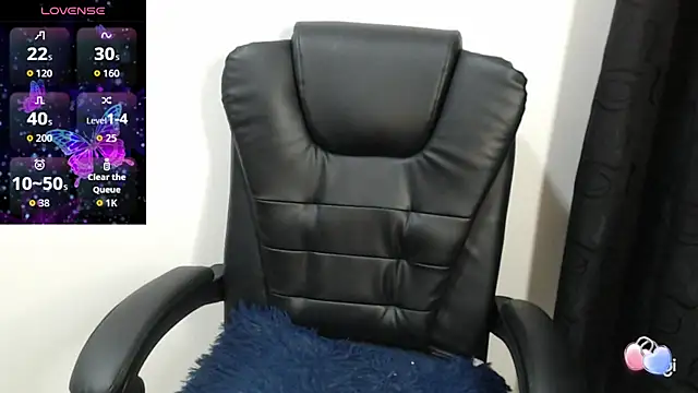 Snapshot of spicey_latina chatting on 10-19-25, 01:12 spicey latina online show from 10-19-25, 01:12