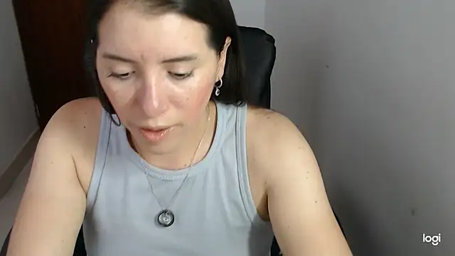 spicey latina online show from 04-01-26, 08:39