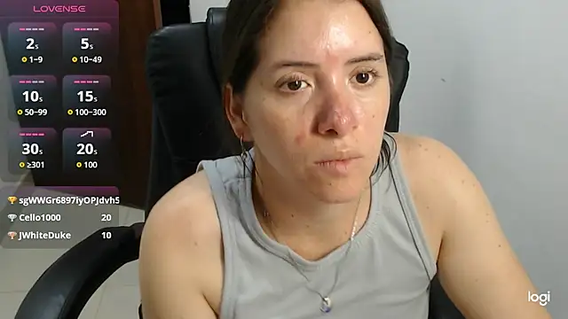 Snapshot of spicey_latina chatting on 05-27-26, 01:57 spicey latina online show from 05-27-26, 01:57