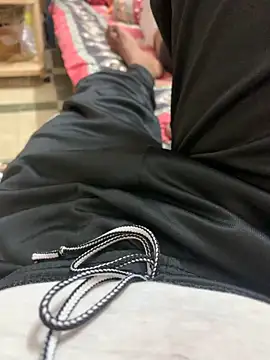 Snapshot of Rocky_1907 chatting on 02-25-25, 09:13 Rocky 1907 online show from 02-25-25, 09:13