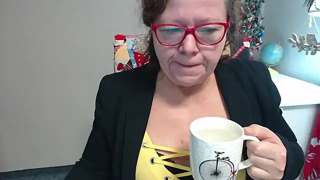 Adelewildx online show from 12-17-24, 04:45