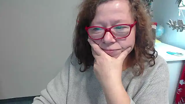 Adelewildx online show from 12-17-24, 08:01