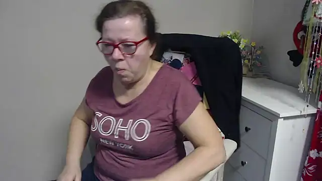 Adelewildx online show from 02-05-25, 04:37