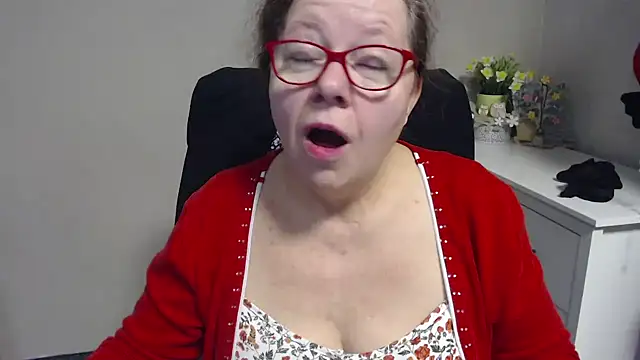 Adelewildx online show from 02-24-25, 04:16