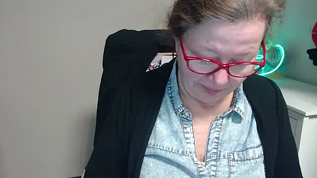 Adelewildx online show from 03-04-25, 04:06