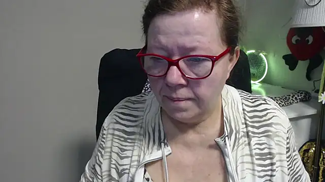 Adelewildx online show from 03-18-25, 04:15