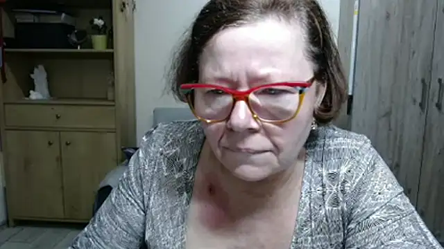 Adelewildx online show from 04-25-26, 08:39