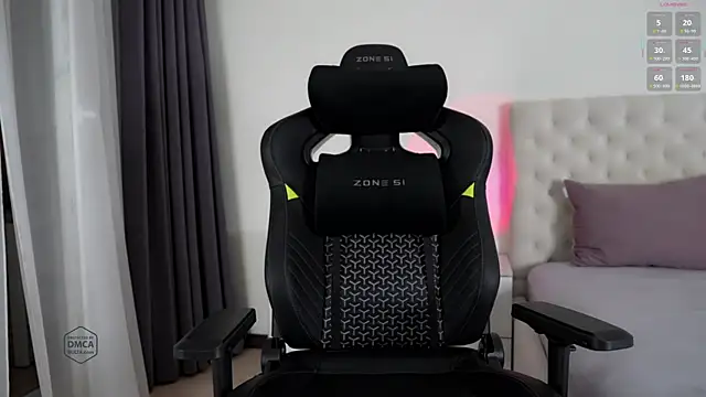 Snapshot of BestExtreme chatting on 03-19-25, 11:03 BestExtreme online show from 03-19-25, 11:03