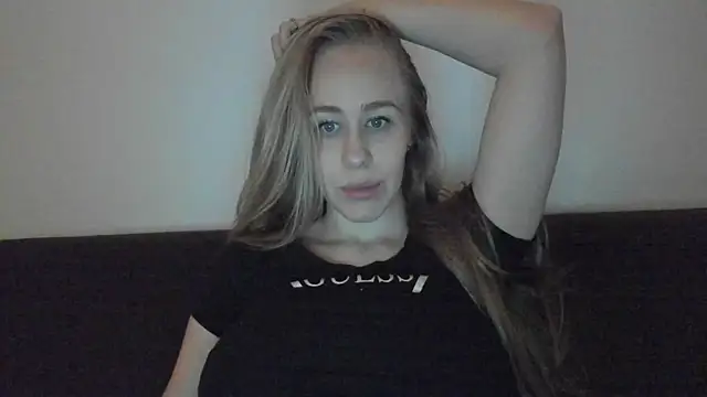 Snapshot of baby_alice chatting on 09-18-25, 09:39 baby alice online show from 09-18-25, 09:39