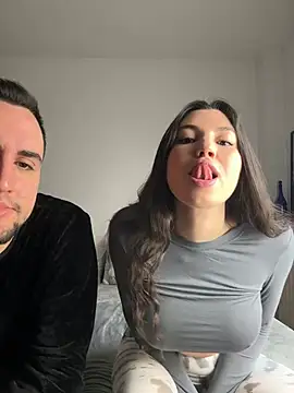 Snapshot of couplepenetration chatting on 01-31-25, 09:05 couplepenetration online show from 01-31-25, 09:05