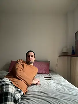 Snapshot of couplepenetration chatting on 02-11-25, 02:02 couplepenetration online show from 02-11-25, 02:02