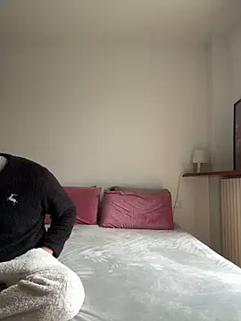 Snapshot of couplepenetration chatting on 02-19-25, 10:34 couplepenetration online show from 02-19-25, 10:34