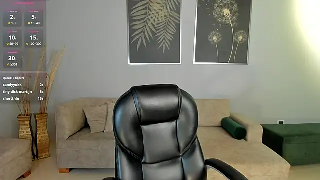 Snapshot of BrennaWalker chatting on 01-10-25, 06:09 BrennaWalker online show from 01-10-25, 06:09