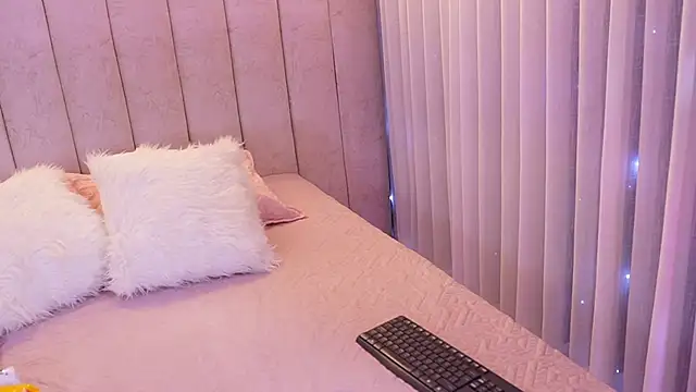 emyli sw  online show from 11-12-25, 03:07