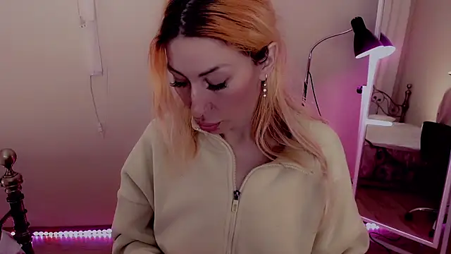 AnnieGOld  online show from 02-27-25, 10:20