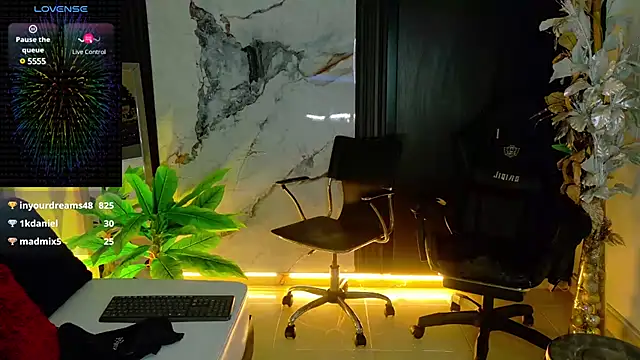 Snapshot of pamelajackson chatting on 01-04-25, 12:48 pamelajackson online show from 01-04-25, 12:48