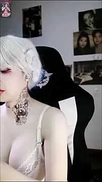 Snapshot of candy_cola chatting on 01-08-26, 05:26 candy cola online show from 01-08-26, 05:26