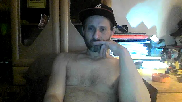 Snapshot of FireFox_Feel chatting on 03-08-25, 06:37 FireFox Feel online show from 03-08-25, 06:37