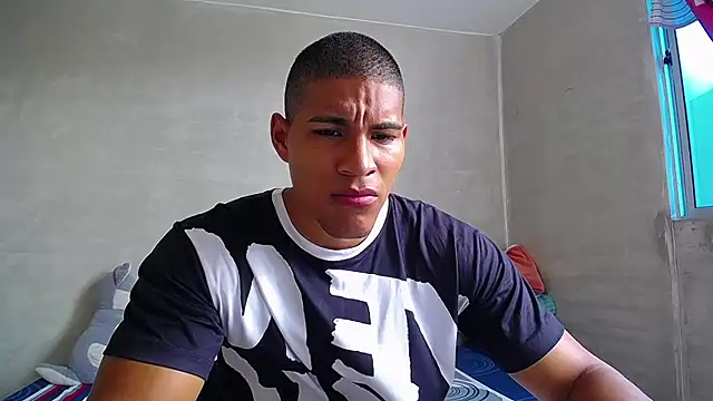 Snapshot of teddyfit19cm chatting on 12-20-24, 05:08 teddyfit19cm online show from 12-20-24, 05:08