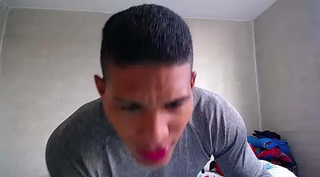 Snapshot of teddyfit19cm chatting on 02-19-25, 12:11 teddyfit19cm online show from 02-19-25, 12:11