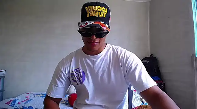 Snapshot of teddyfit19cm chatting on 03-05-25, 03:40 teddyfit19cm online show from 03-05-25, 03:40