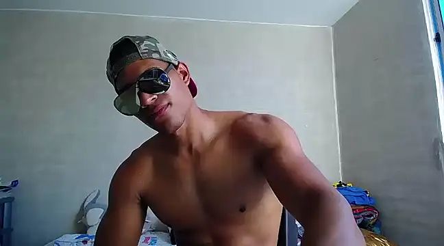 Snapshot of teddyfit19cm chatting on 03-08-25, 08:57 teddyfit19cm online show from 03-08-25, 08:57