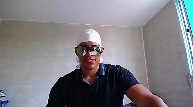 Snapshot of teddyfit19cm chatting on 03-12-25, 03:18 teddyfit19cm online show from 03-12-25, 03:18