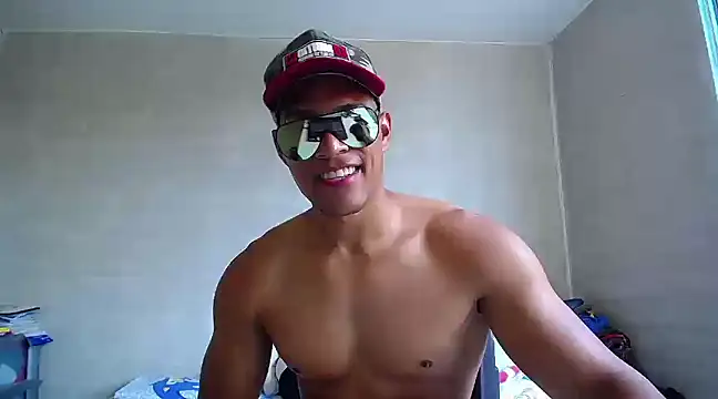 Snapshot of teddyfit19cm chatting on 03-13-25, 03:39 teddyfit19cm online show from 03-13-25, 03:39