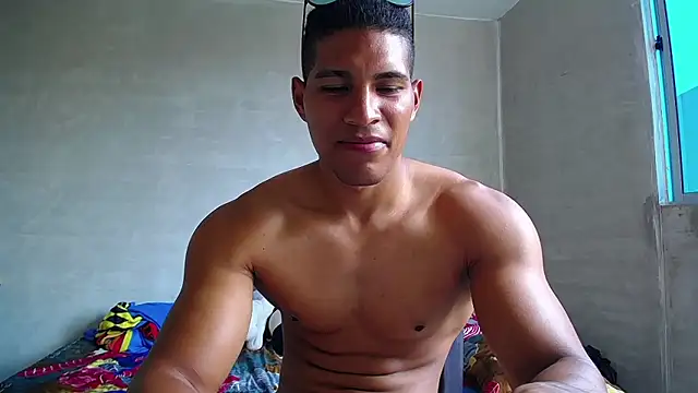 Snapshot of teddyfit19cm chatting on 03-21-25, 03:35 teddyfit19cm online show from 03-21-25, 03:35