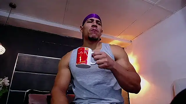 Snapshot of teddyfit19cm chatting on 10-17-25, 01:46 teddyfit19cm online show from 10-17-25, 01:46