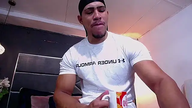 Snapshot of teddyfit19cm chatting on 10-20-25, 01:44 teddyfit19cm online show from 10-20-25, 01:44