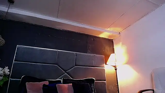 Snapshot of teddyfit19cm chatting on 10-23-25, 01:21 teddyfit19cm online show from 10-23-25, 01:21