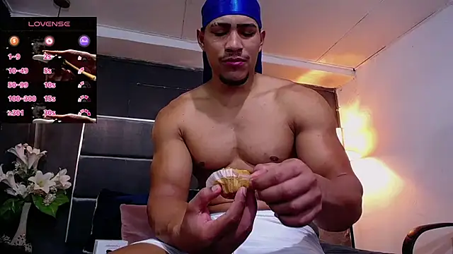 Snapshot of teddyfit19cm chatting on 10-24-25, 01:51 teddyfit19cm online show from 10-24-25, 01:51