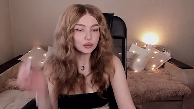 Snapshot of ViolettaLopez chatting on 02-12-25, 11:29 ViolettaLopez online show from 02-12-25, 11:29