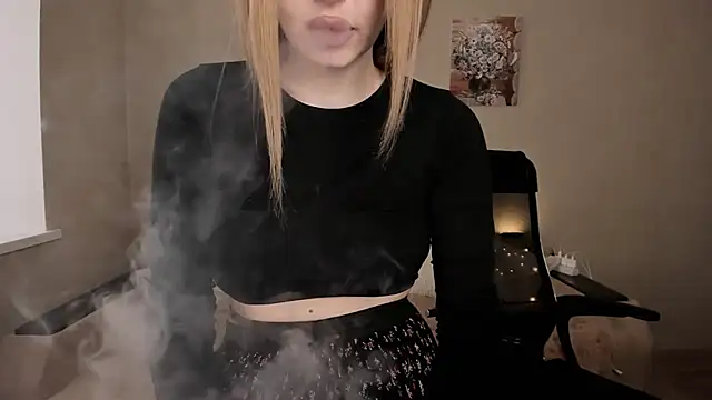 Snapshot of ViolettaLopez chatting on 02-16-25, 01:27 ViolettaLopez online show from 02-16-25, 01:27