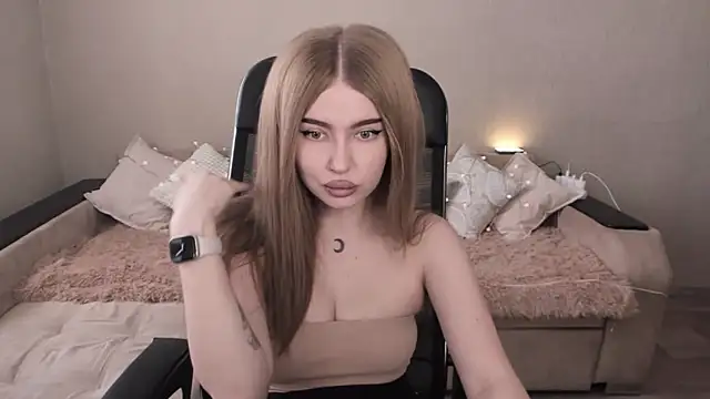 Snapshot of ViolettaLopez chatting on 02-24-25, 10:37 ViolettaLopez online show from 02-24-25, 10:37