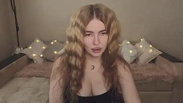 Snapshot of ViolettaLopez chatting on 09-24-25, 11:13 ViolettaLopez online show from 09-24-25, 11:13