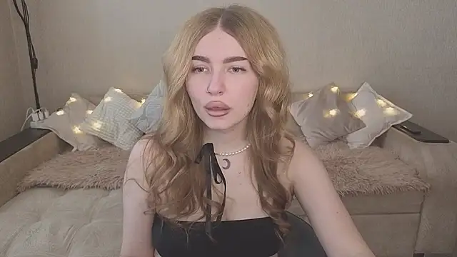 Snapshot of ViolettaLopez chatting on 10-09-25, 11:30 ViolettaLopez online show from 10-09-25, 11:30